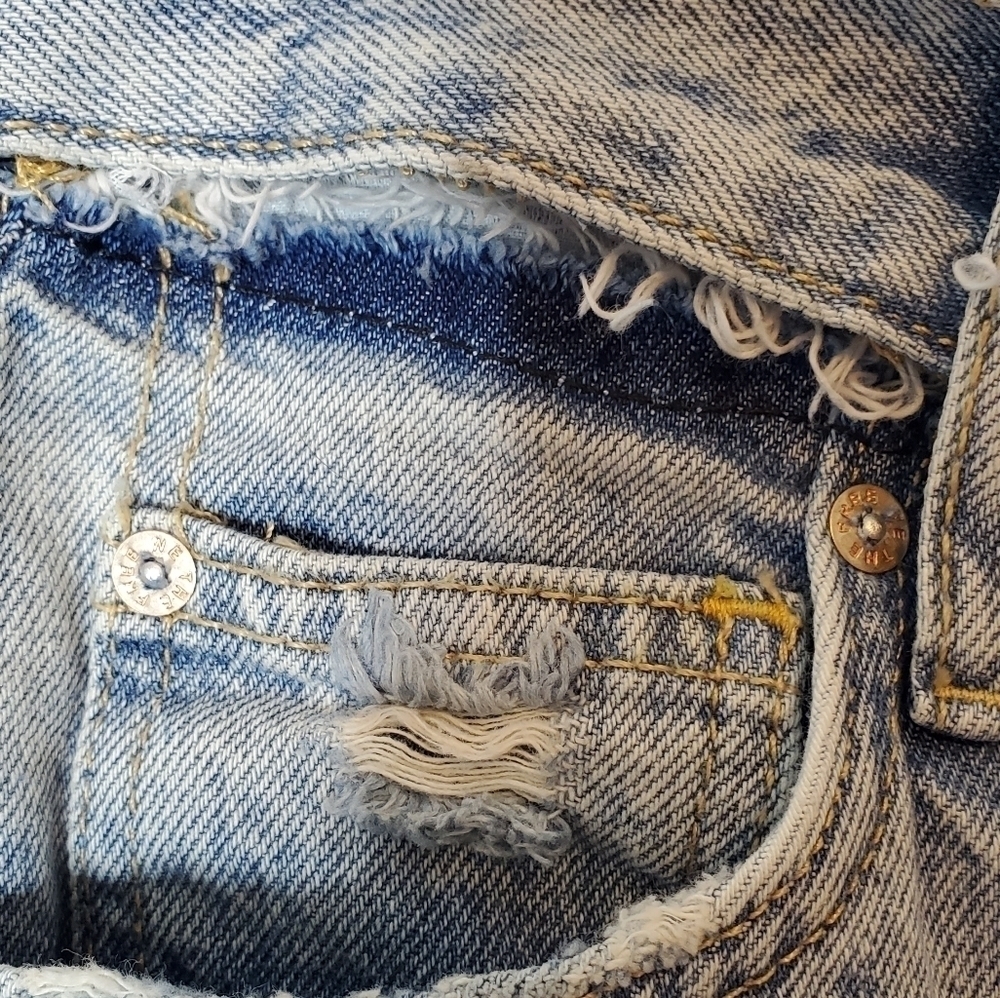 We The Free Size 25 Distressed Boyfriend Jeans Mom Jeans 100% Cotton - Picture 3 of 5
